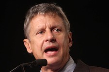  - 
              FILE - In this Sept 23, 2011 file photo, Libertarian Party presidential candidate, former New Mexico Gov.  Gary Johnson speaks in Orlando, Fla. President Barack Obama's presidential cam
