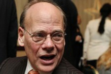  - 
              FILE - In this Jan. 13, 2010 file photo, Rep. Steve Cohen, D-Tenn., left, speaks in Washington. Sometimes, congressmen just want to have fun. Cohen says he wasn’t flirting with singer C