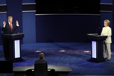 Analysis: Trump's Hedge on Accepting Election Results Boosts Hillary in Status Quo Debate