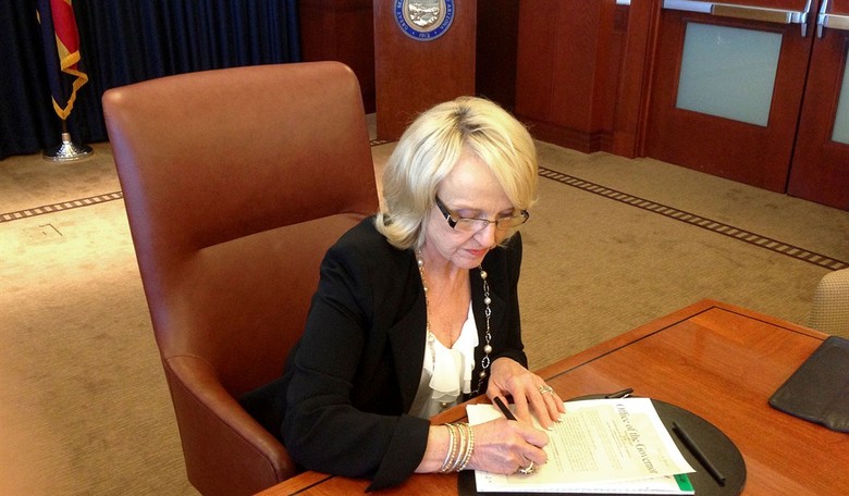 Governor Brewer Betrays Conservatives, Forces Through Huge Obamacare Medicaid Expansion