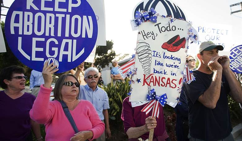 Pro-Abortion Activists Tied to Planned Parenthood Being Paid to Protest 