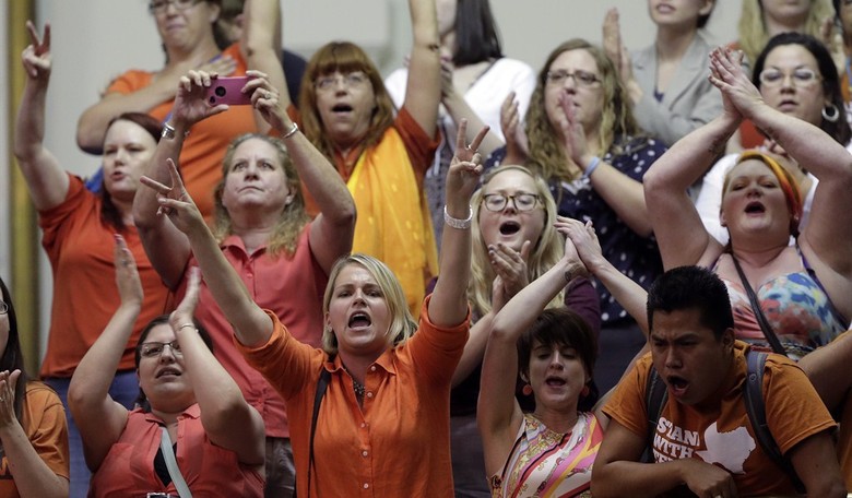 Texas Advocates Use Filibuster, Mob Tactics to Delay Late-term Abortion Law