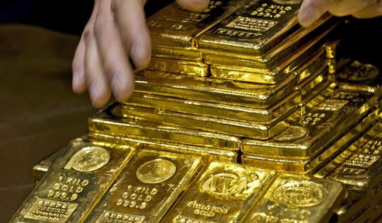 2017: The Dollar Fell, Gold Rose and My Friend Won a Bet