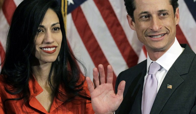 With Wife By His Side, Weiner Explains Latest Sexting Debacle