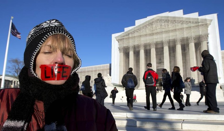 Mississippi Takes Aim at Roe 