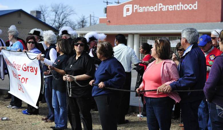 BREAKING: Supreme Court Unanimously Strikes Down Abortion Clinic "Buffer Zone" Law