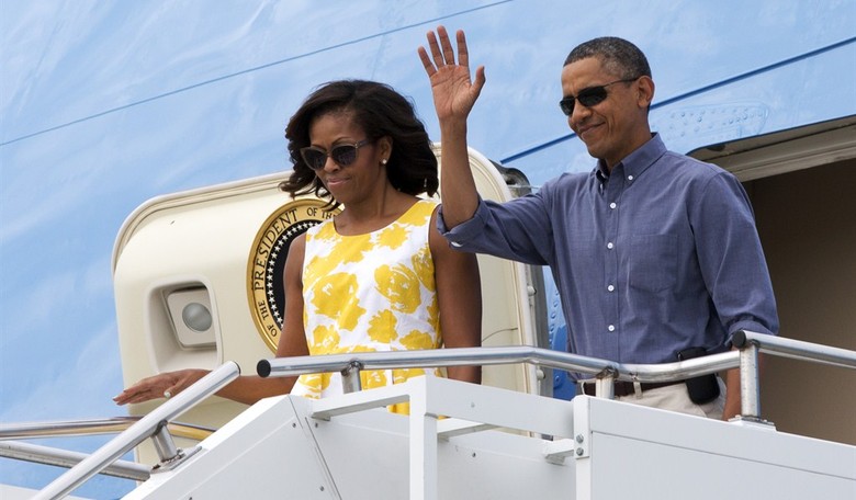 Unreal: Obamas' Dog Arrives on Own Flight for Martha's Vineyard Vacation