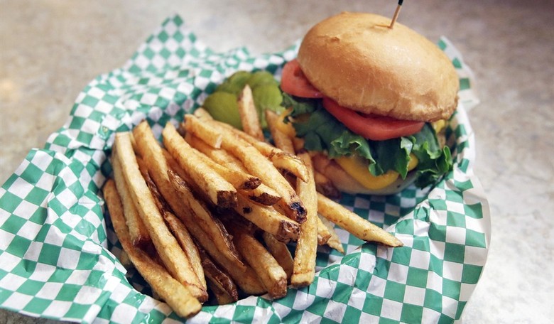 Requiring Calorie Counts on Menu Probably Won't Make People Healthier