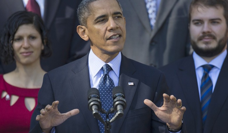 Obamacare Call Center Down as President Encourages Phone Registration