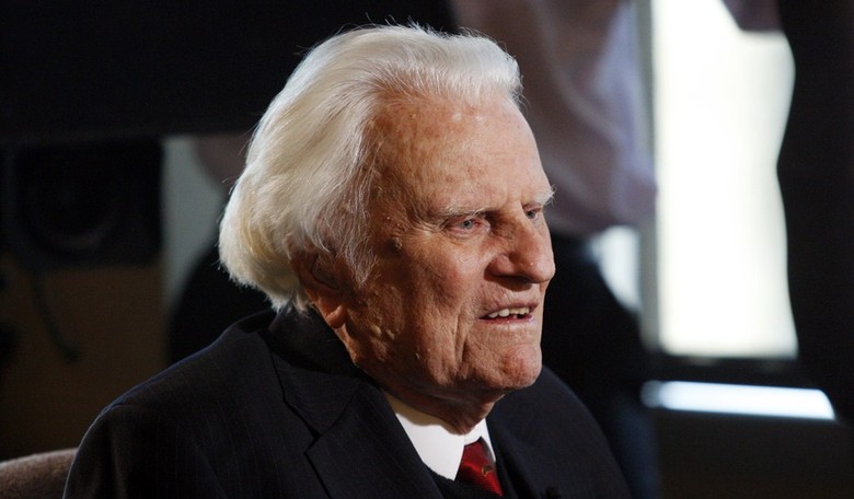 A Class Act vs. A Classless Hack: Billy Graham vs. Barack Obama