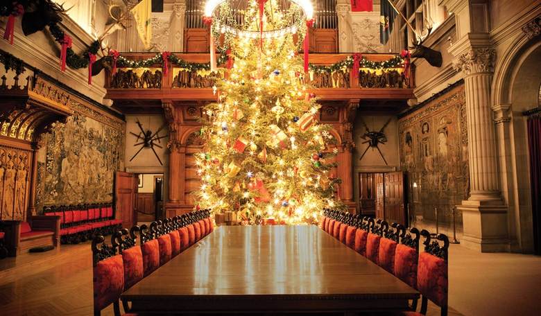 Poll: 75 Percent Say Celebrate Christmas in Public Schools 