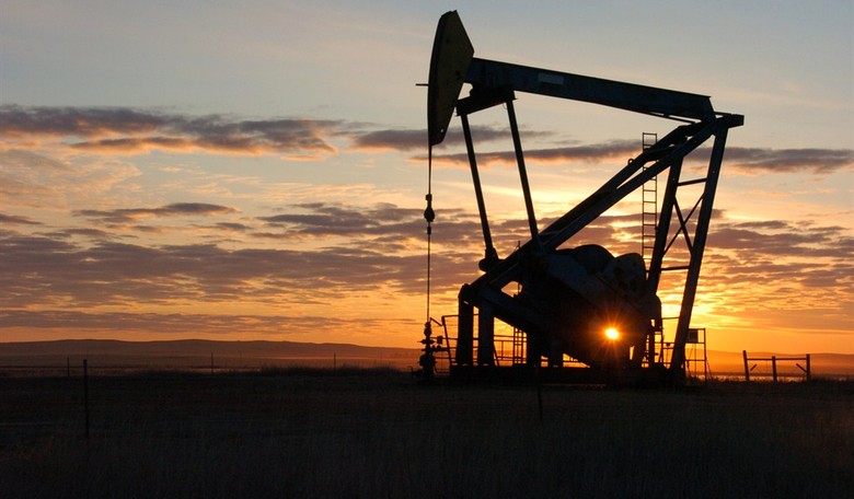 North Dakota Oil Fields Spur Employment and Population Growth 