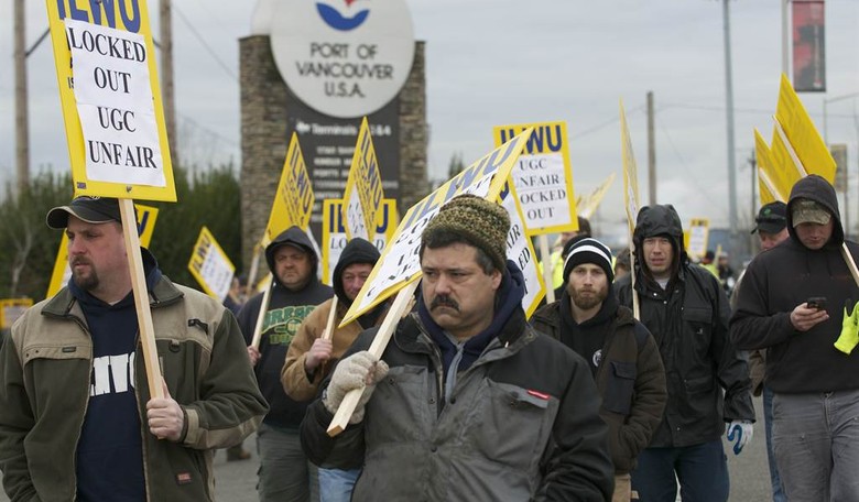 Court to Teamsters: Stop Picketing Funerals