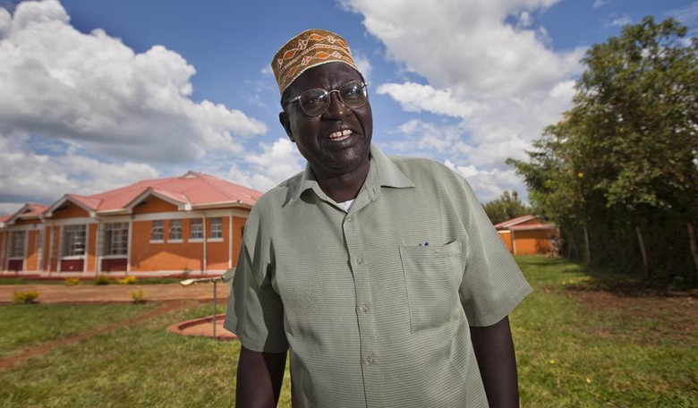 Obama’s Half-Brother Is Ready To Make America Great Again