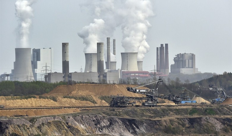 Disinvestment of Fossil Fuels -- Symbolism and Hypocrisy
