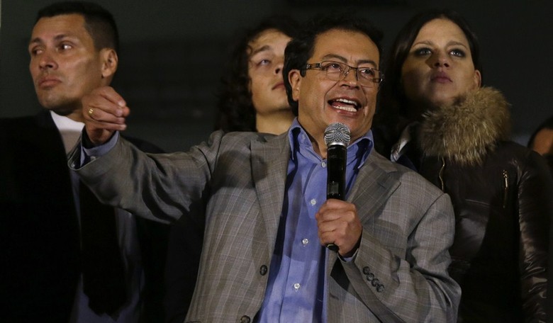 Petro's Manic Monday: El Presidente Throws a Tantrum, Threatens to 'Take Out' Trump 