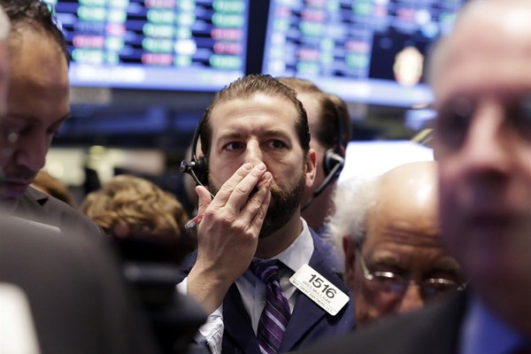 Americans Step Gingerly While Wall Street Stampedes