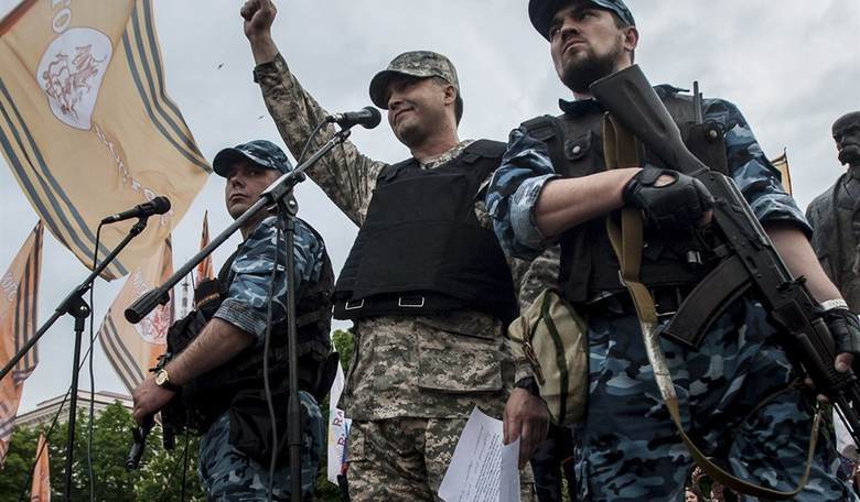 Pro-Russian Activists Kill Ukrainian Paratroopers 