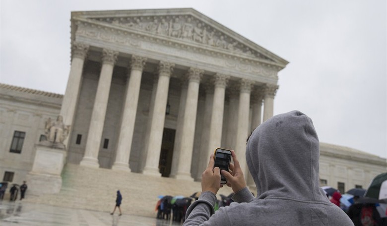 Ignorance Is Privacy: A Ruling Against Warrantless Tracking Assumes People Don't Know How Cellphones Work