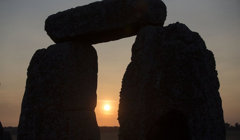 'Just Stop Oil' Activists Attack Stonehenge, Get Demolished by Historic Site's Account, Community Notes
