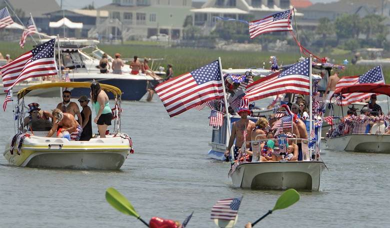 VIRAL VIDEO: Boaters at Boca Bash Dump Trash Cans Into Florida Waterway, Sparking Outrage