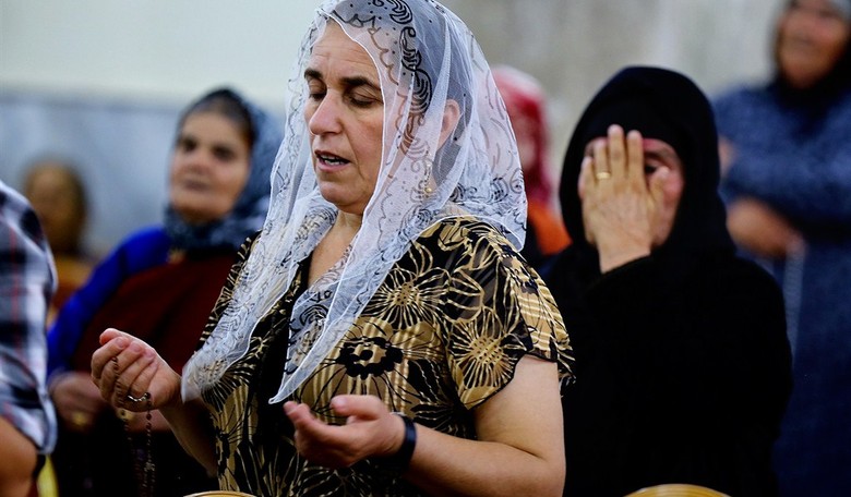 ISIS Overtakes Iraq’s Largest Christian Town, Tens of Thousands Flee 