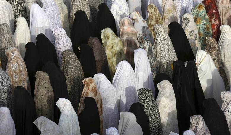 Troops Told to Refrain from Eating, Drinking in Front of Muslims