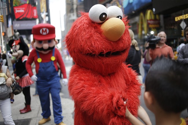 Firefighter Tells Off Elmo on 9/11 Anniversary, and There’s a Valuable Lesson Here
