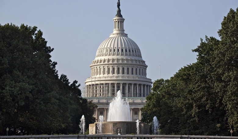WSJ/NBC Poll: GOP Holds Slight Edge on Congressional Ballot