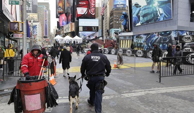 Tren de Aragua Tykes Rain Mayhem Down on Times Square, Mock NYPD