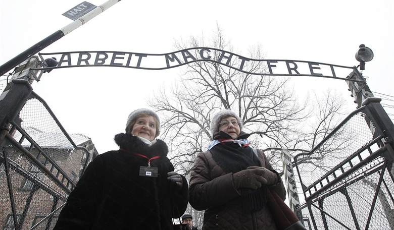 Putin Will Not Attend 70th Anniversary of Auschwitz's Liberation