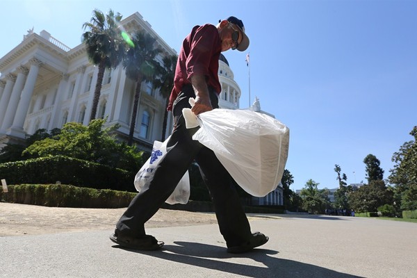 Woman Launches GoFundMe to Help Her DoorDash Driver Finally Retire