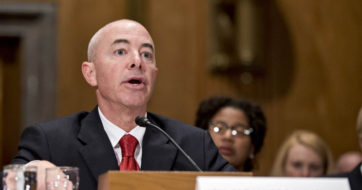 EXCLUSIVE: DHS Secretary Had a Disastrous Meeting with Border Patrol Agents