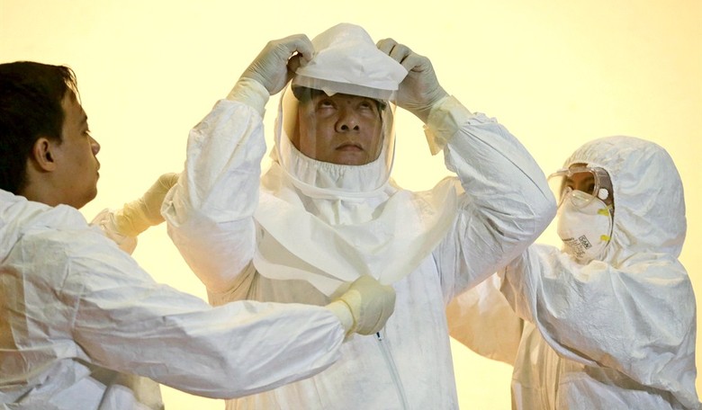 Democratic Candidates Have an Ebola Problem
