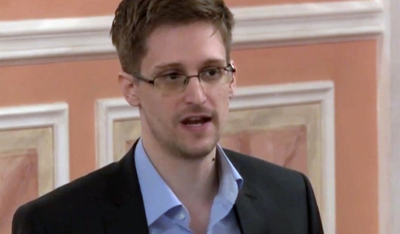 Edward Snowden Confused by FBI's Hillary Announcement