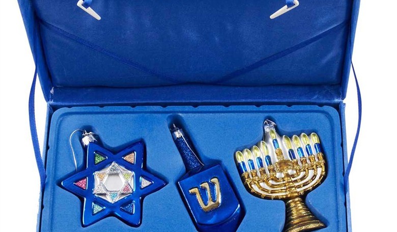 Men Shout ‘Free Palestine’ While Shooting Hanukkah Decor at California Home