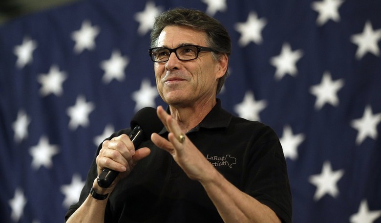 Flanked By Navy SEALS, Rick Perry Will Announce He's Running For President Today 