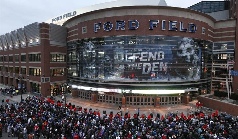 Reporterette's Cringe Question to Tampa Bay Coach on Playing at Ford Field - and His Reaction - Go Viral