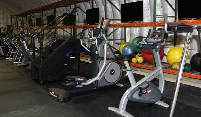 WATCH: Female Influencer Visits Gym in Painted-On Pants, Gets Reaction She Deserves After Playing Victim