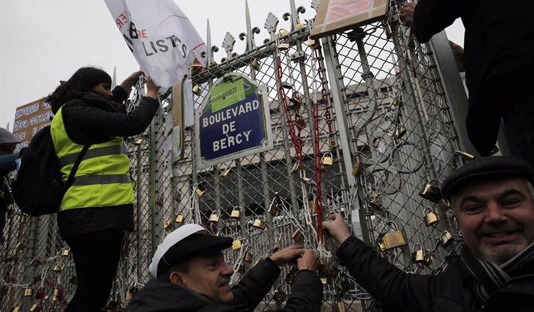 Business Owners Go “John Galt” on Socialist France