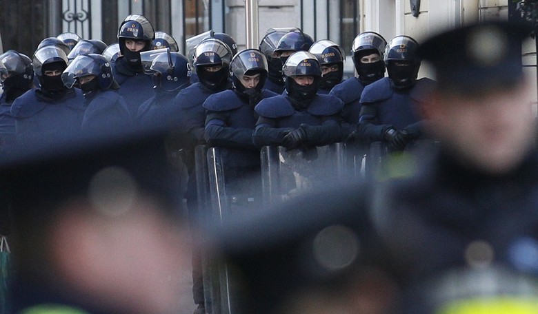 Police Commissioner Blames 'Far Right' for Dublin Riots and the Internet Responds