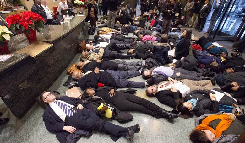 No Class: Ferguson Protesters Crash Veteran Ceremony