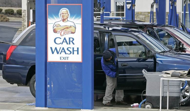 WATCH: Car Wash Employee Gets the Last Laugh After Customer Throws Lemonade at Her