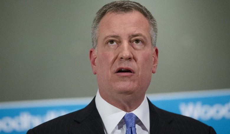 WATCH: NYPD Officers Turn Their Backs on NYC Mayor De Blasio