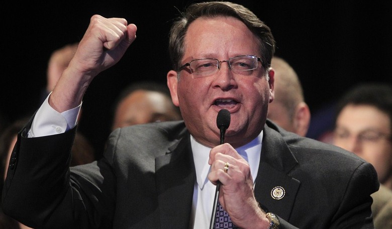 Postmaster General Fact-Checks Dem Senator on USPS Conspiracy Theory