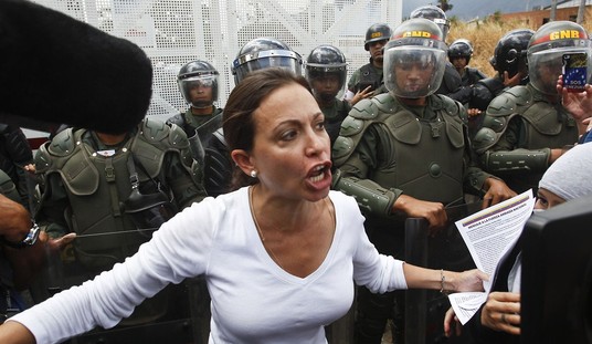Venezuela: Trump and Delcy Pose for a Picture. María Corina Machado Denied Entry.  