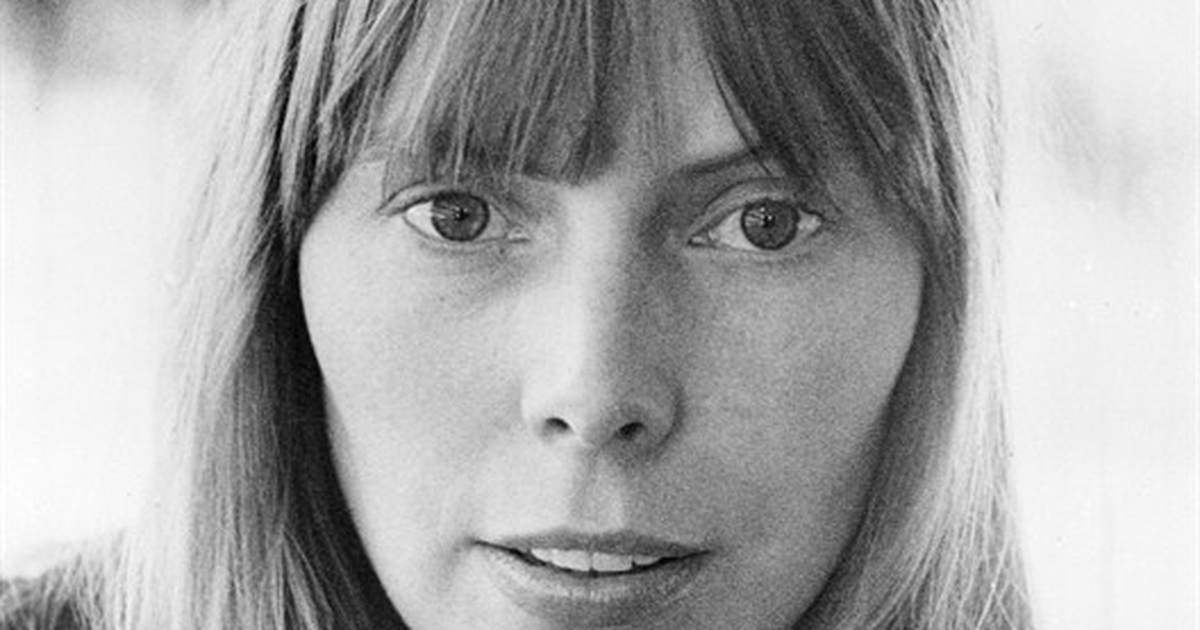 Sneering Leftist Mob Comes for Joni Mitchell After Her Proud American Moment