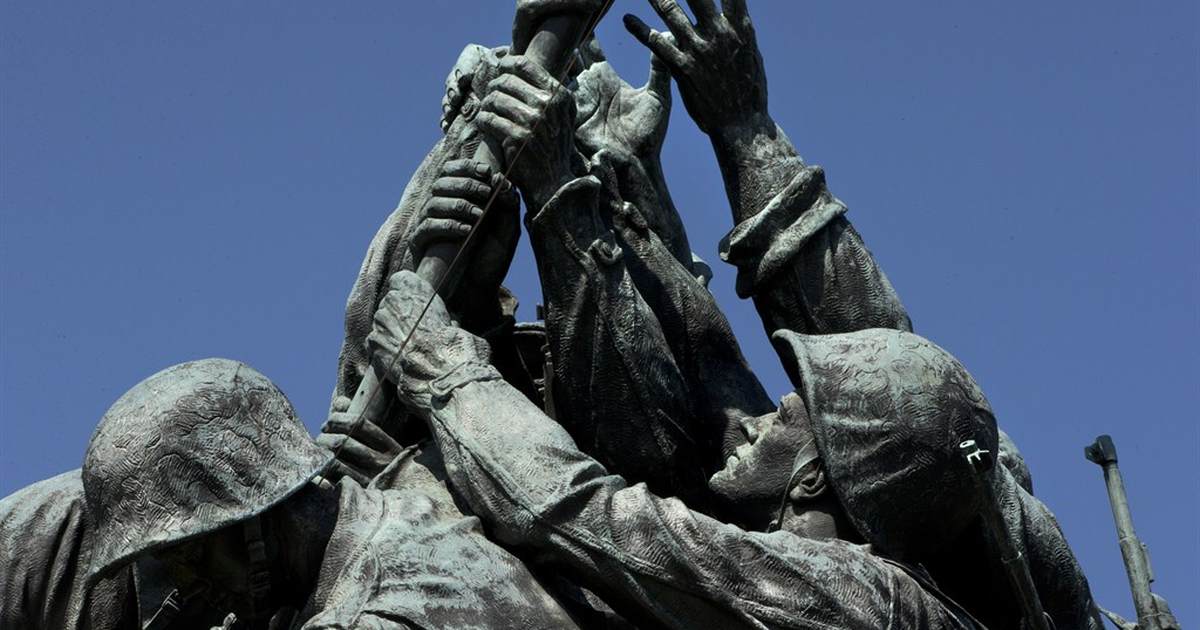 'Stafford County Man' Knocks the Head Off One of the Marines on the Quantico Iwo Jima Statue