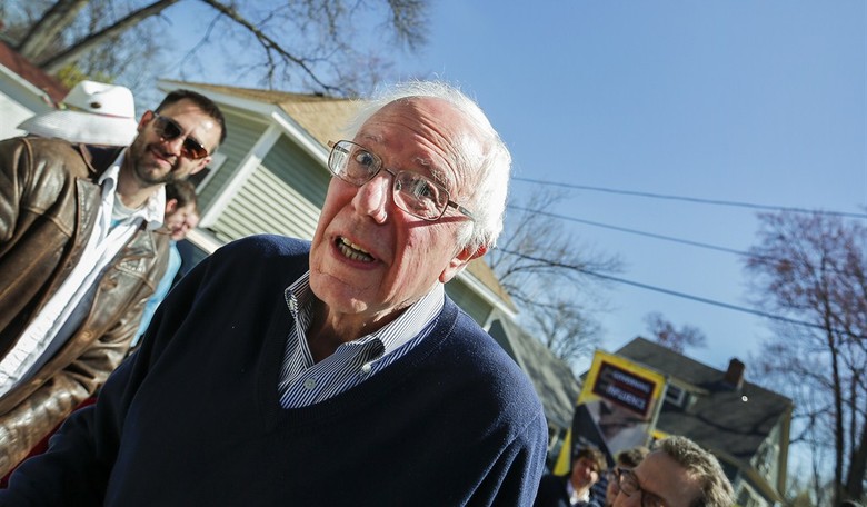 Bernie Sanders Introduces "Free College For All Act"