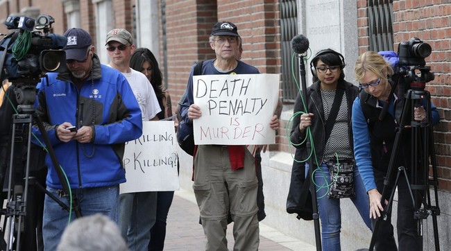 It's 10:00 a.m. — Do You Know Where Your Grandma Is? She's Getting Pepper-Blasted by the Feds
